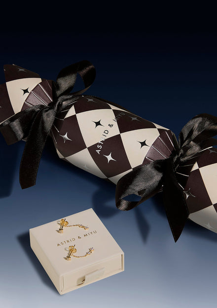 Christmas Gifting, Made Easy-Astrid & Miyu