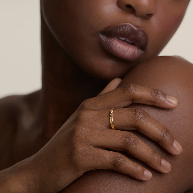 Cosmic Star Band Ring in Gold-Astrid & Miyu