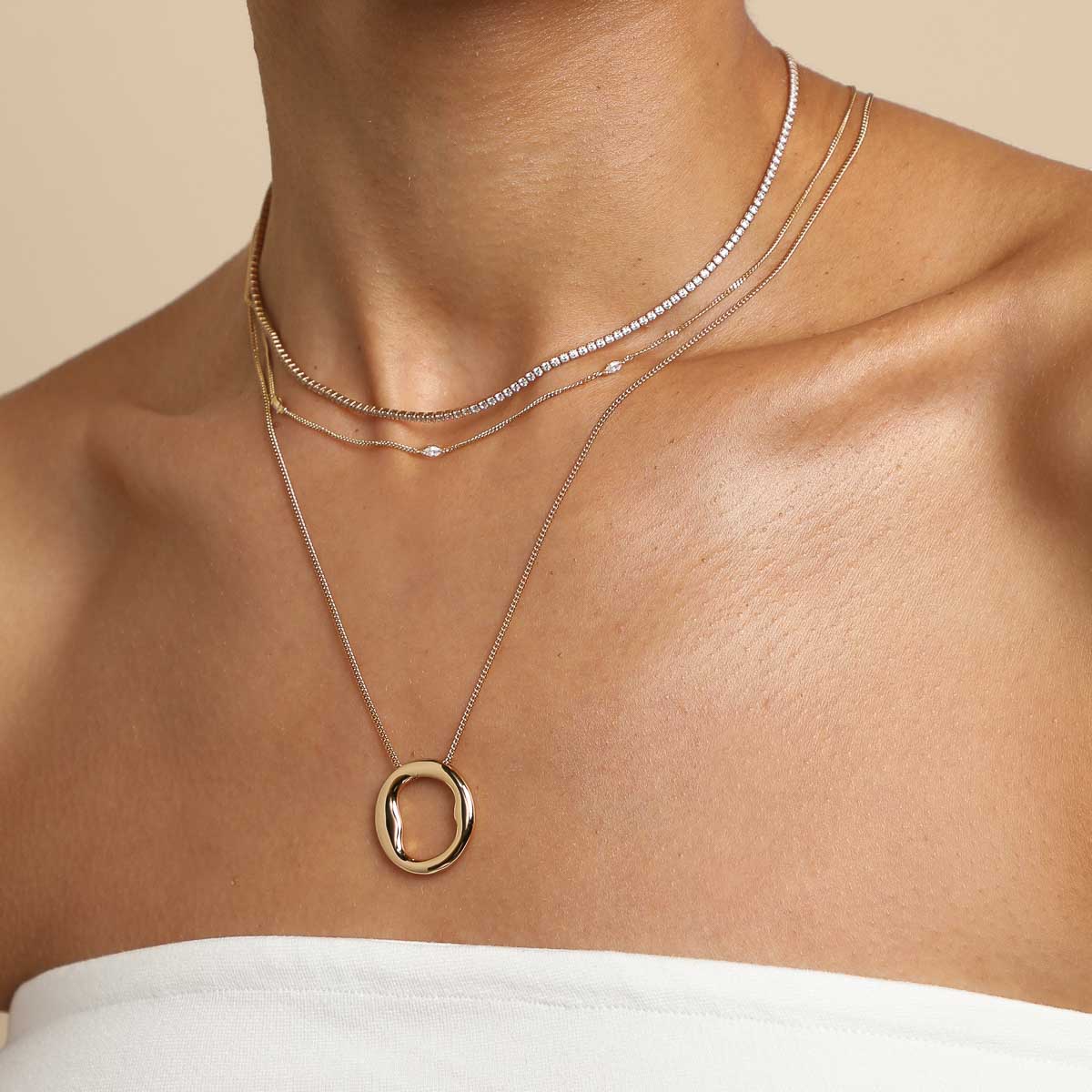 18k Gold Plated Jewellery - O Initial Bold Pendant Necklace in Gold - Pendant Necklace - Astrid & Miyu