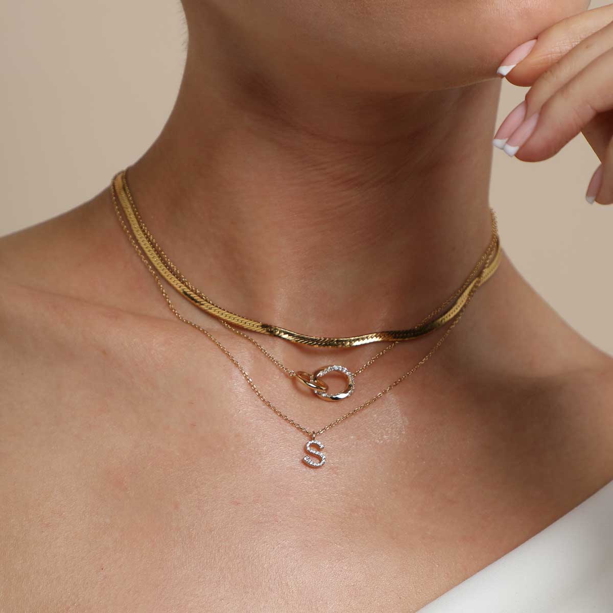 18k Gold Plated Jewellery - S Initial Pavé Pendant Necklace in Gold - Pendant Necklace - Astrid & Miyu