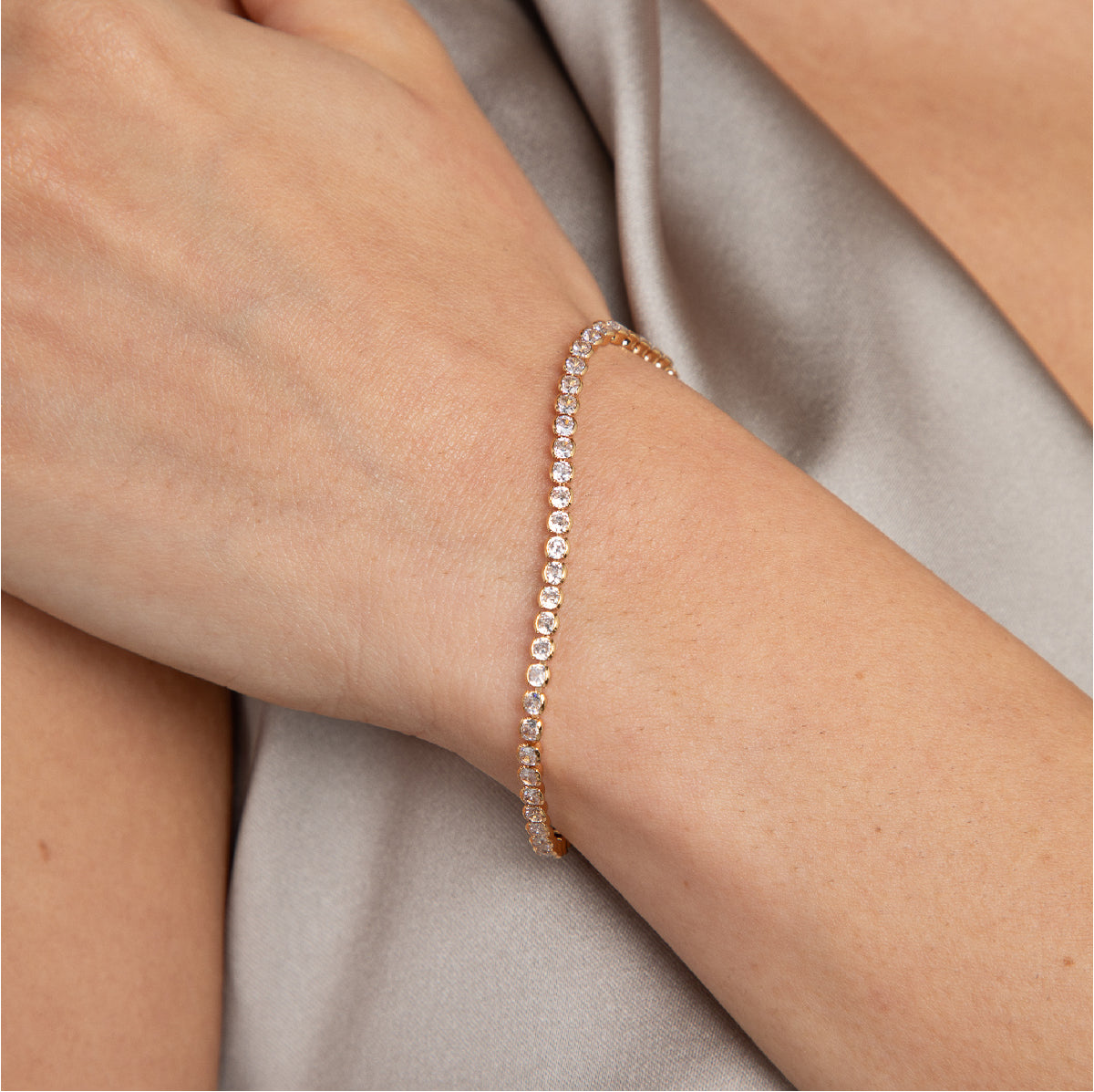 18k Gold Plated Jewellery - Gleam Bold Tennis Chain Bracelet in Gold - Chain Bracelet - Astrid & Miyu