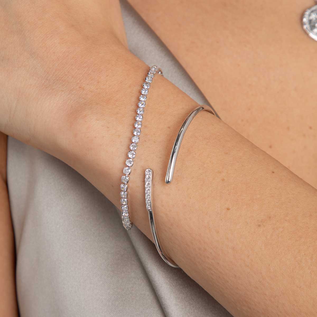 Bracelets - Gleam Bold Tennis Chain Bracelet in Silver - Chain Bracelet - Astrid & Miyu