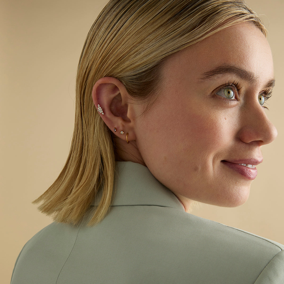 Daith Piercing Jewellery - Seamless Titanium Piercing Hoop in Gold - Piercing Hoop - Astrid & Miyu