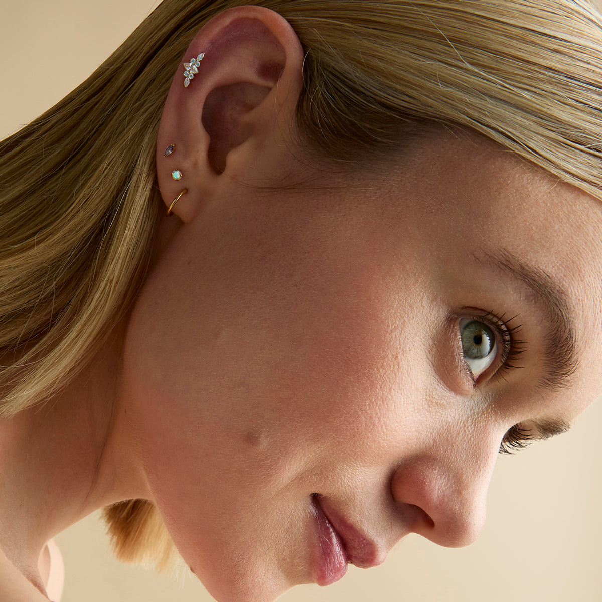 Daith Piercing Jewellery - Seamless Titanium Piercing Hoop in Gold - Piercing Hoop - Astrid & Miyu