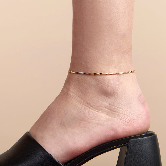 Essential Curb Chain Anklet in Gold-Astrid & Miyu