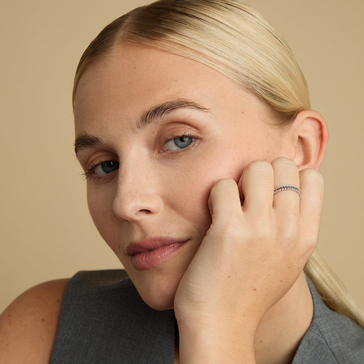 Heart Jewellery - Heart Band Ring in Solid White Gold - Band Rings - Astrid & Miyu