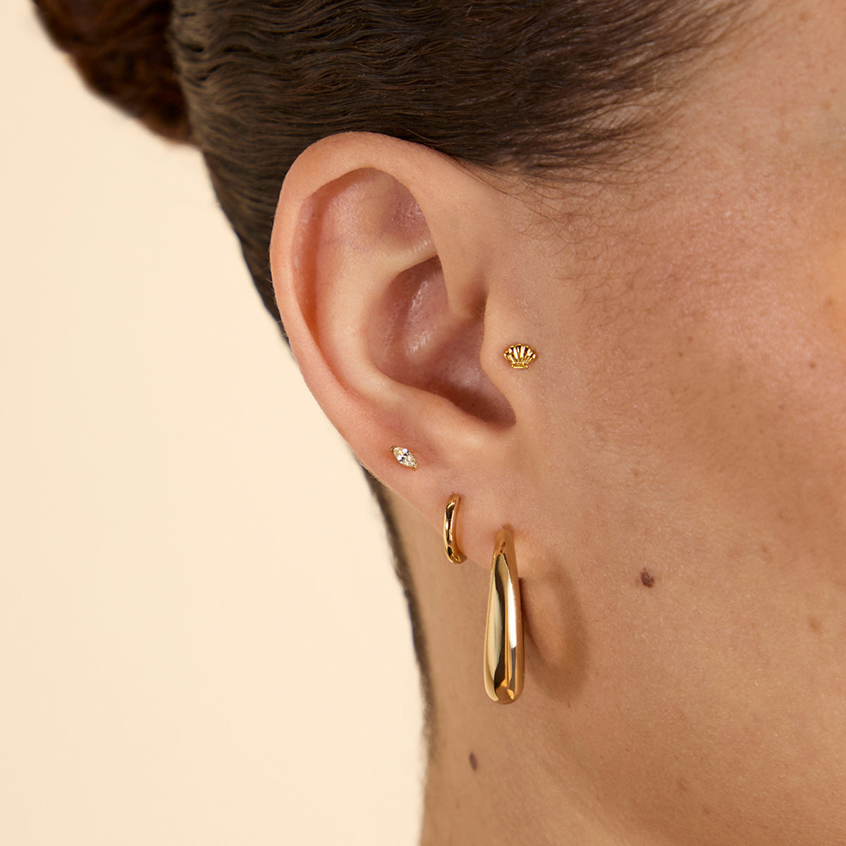 Shell Titanium Piercing Stud in Gold-Astrid & Miyu