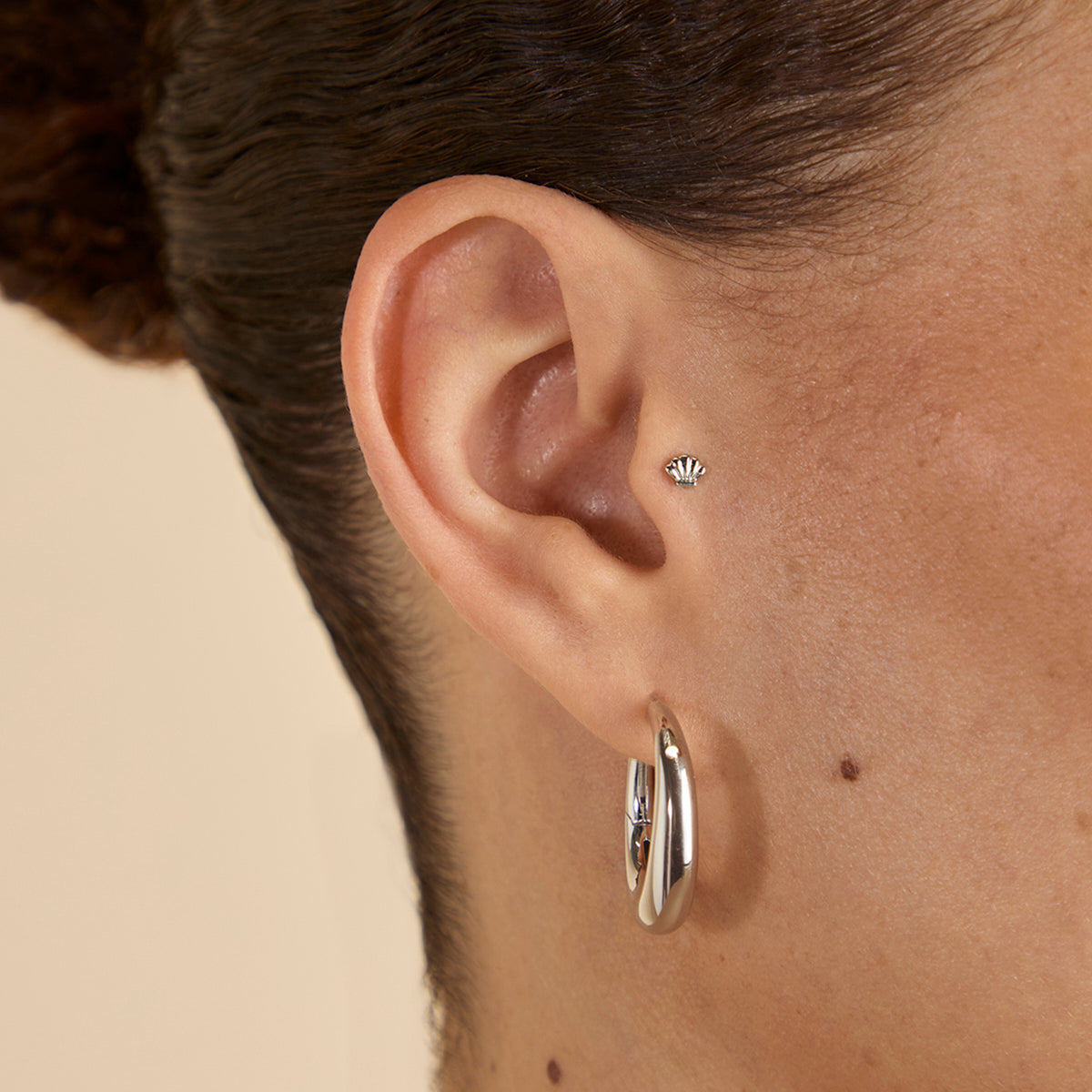 Shell Titanium Piercing Stud in Platinum-Astrid & Miyu
