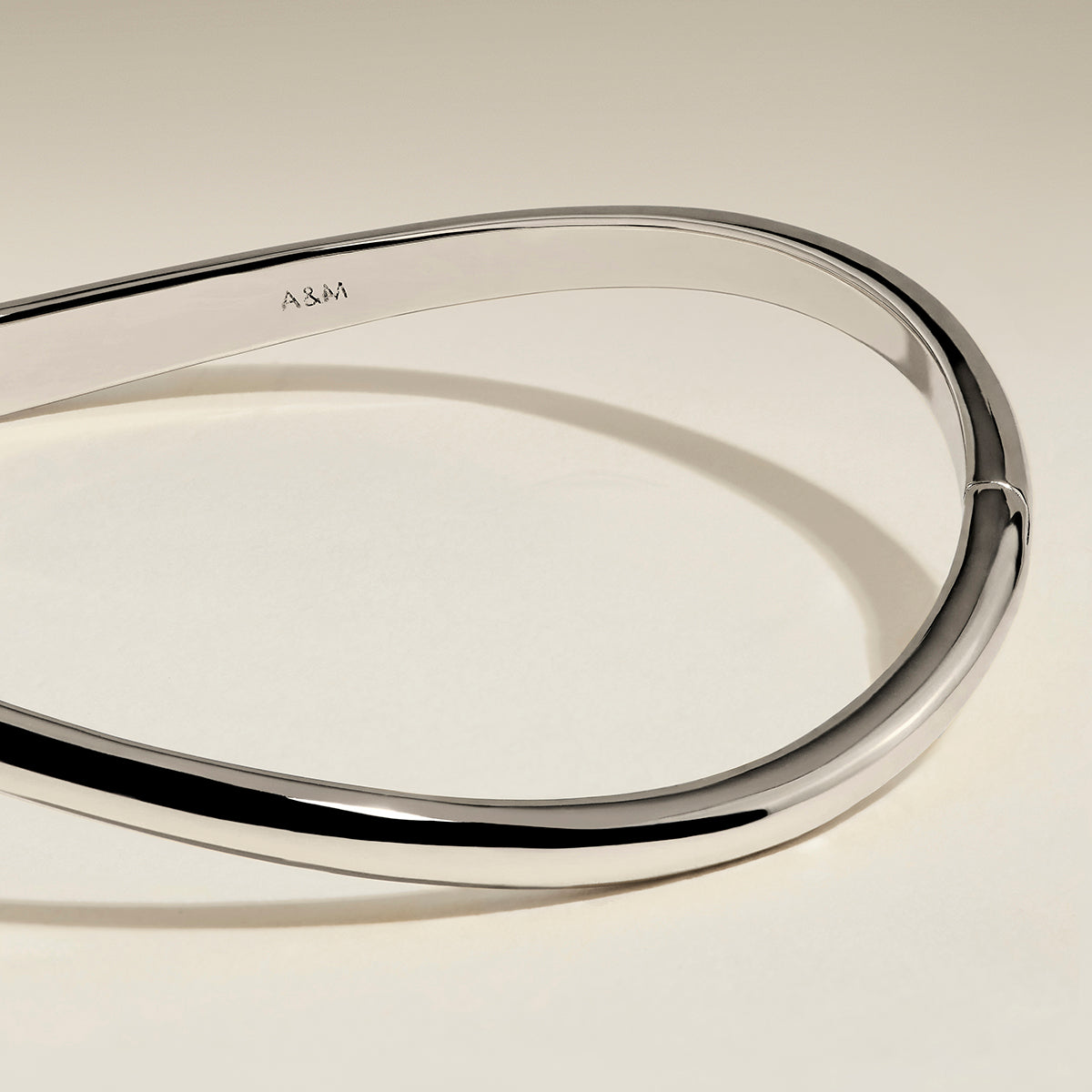 Wave Bangle in Silver-Astrid & Miyu