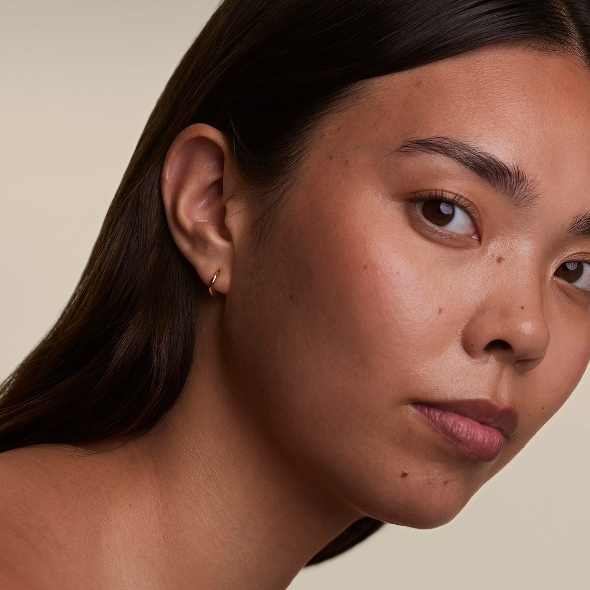 Wave Huggies in Gold-Astrid & Miyu