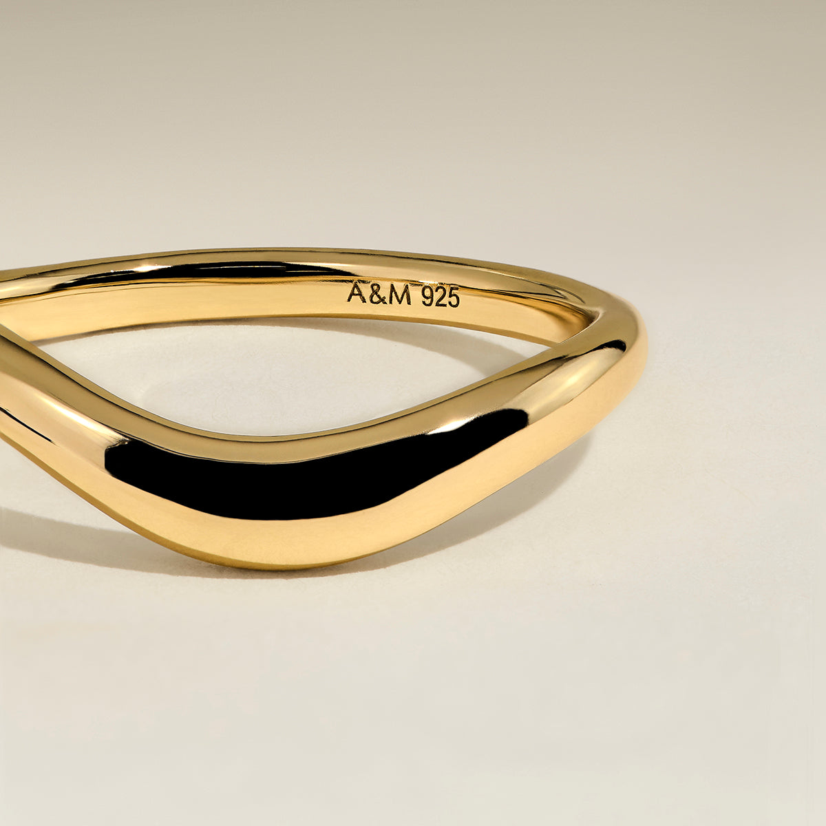 Wave Ring in Gold-Astrid & Miyu