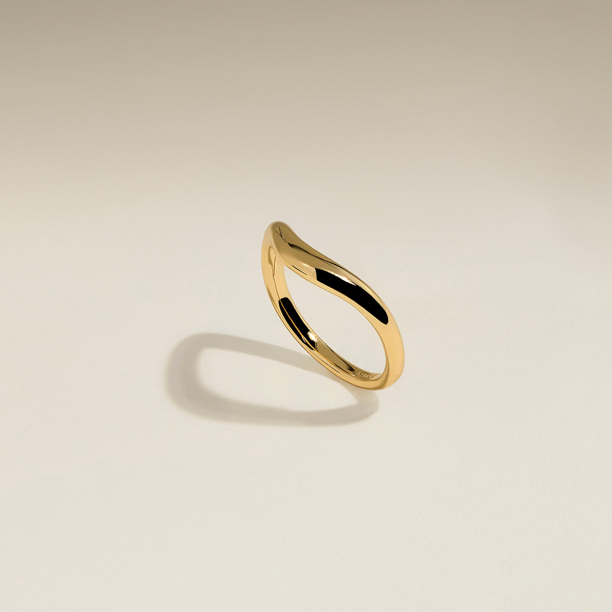 Wave Ring in Gold-Astrid & Miyu