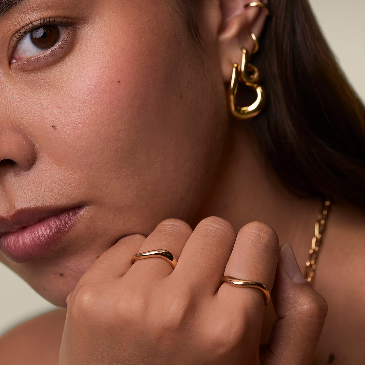 Wave Ring in Gold-Astrid & Miyu