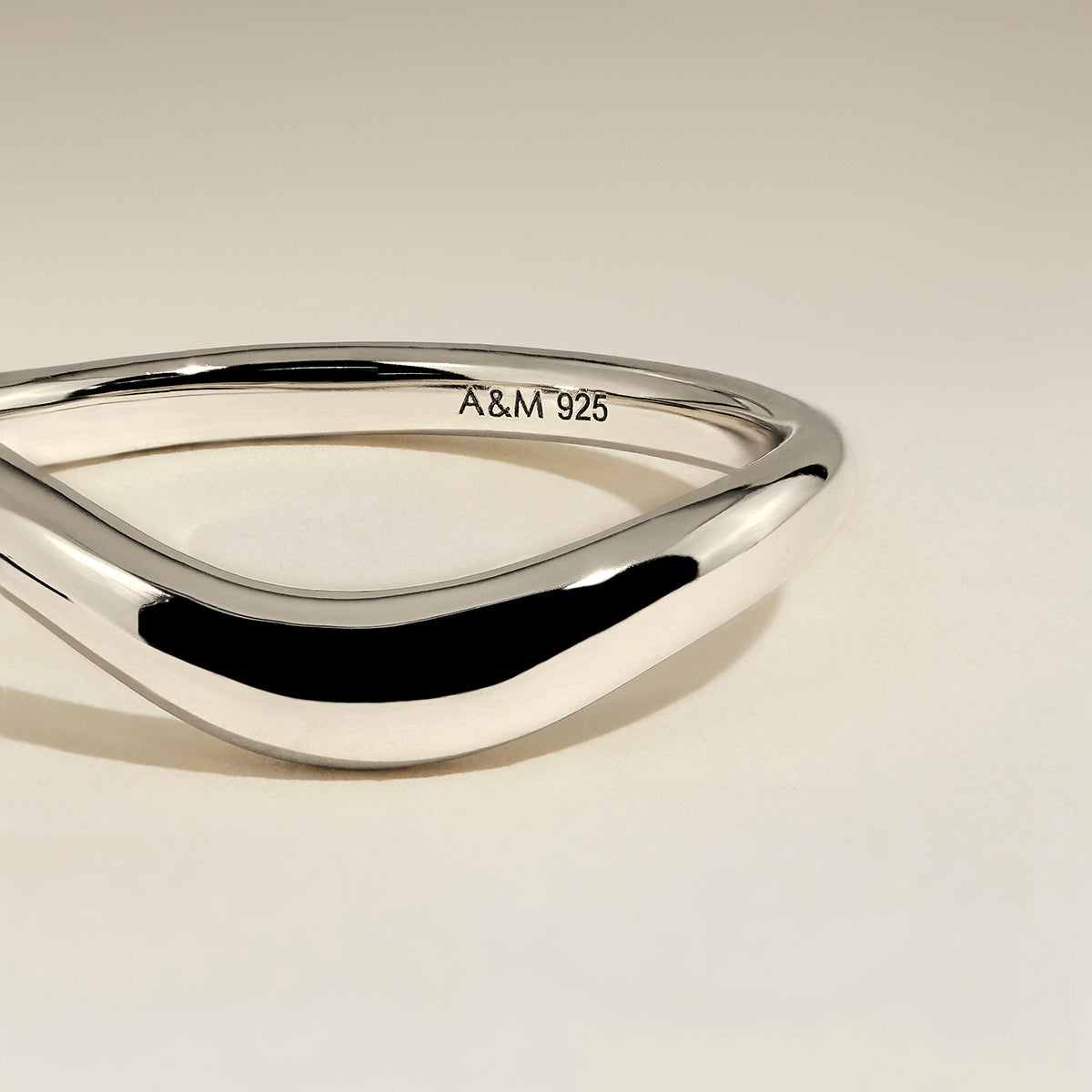 Wave Ring in Silver-Astrid & Miyu