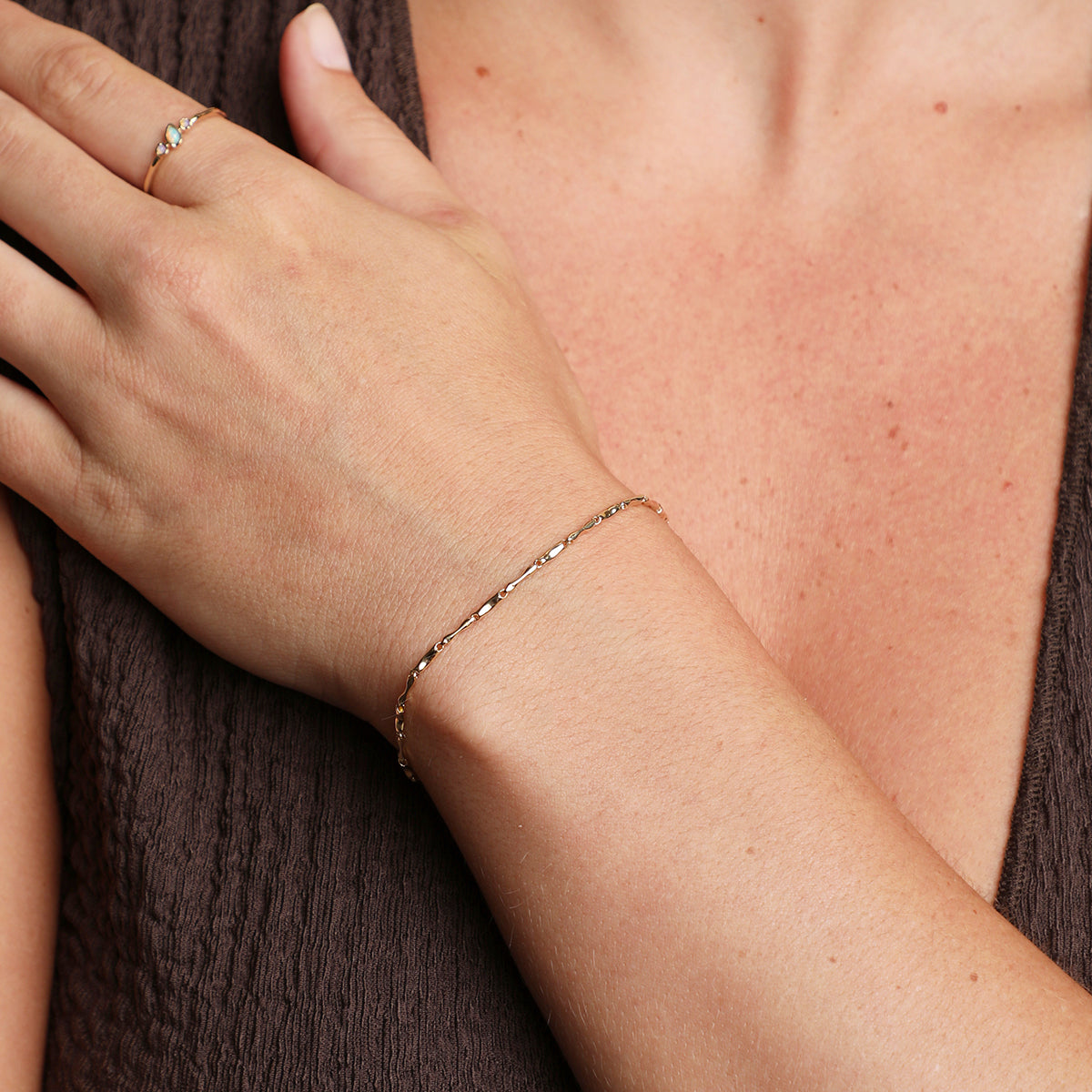Molten Bar Chain Bracelet in Solid Gold-Astrid & Miyu