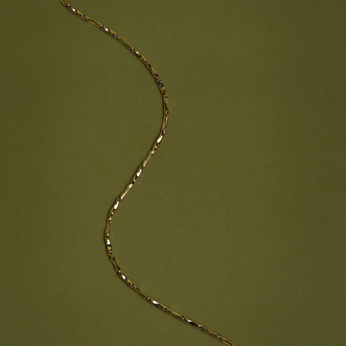 Molten Bar Chain Bracelet in Solid Gold-Astrid & Miyu