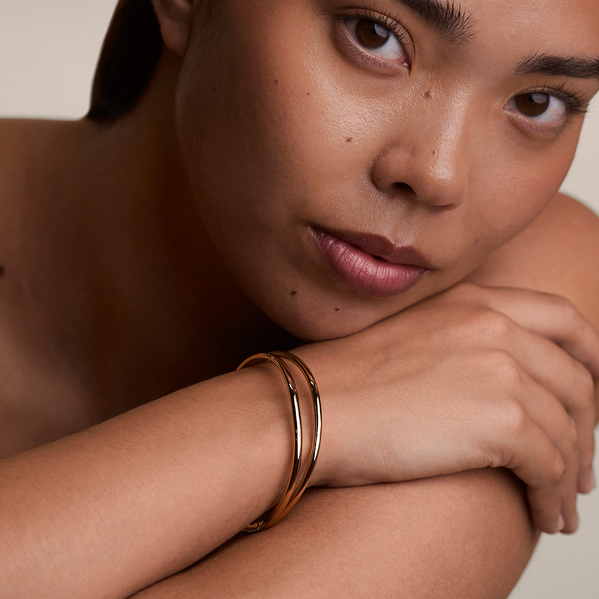 Crossover Illusion Bangle in Gold-Astrid & Miyu