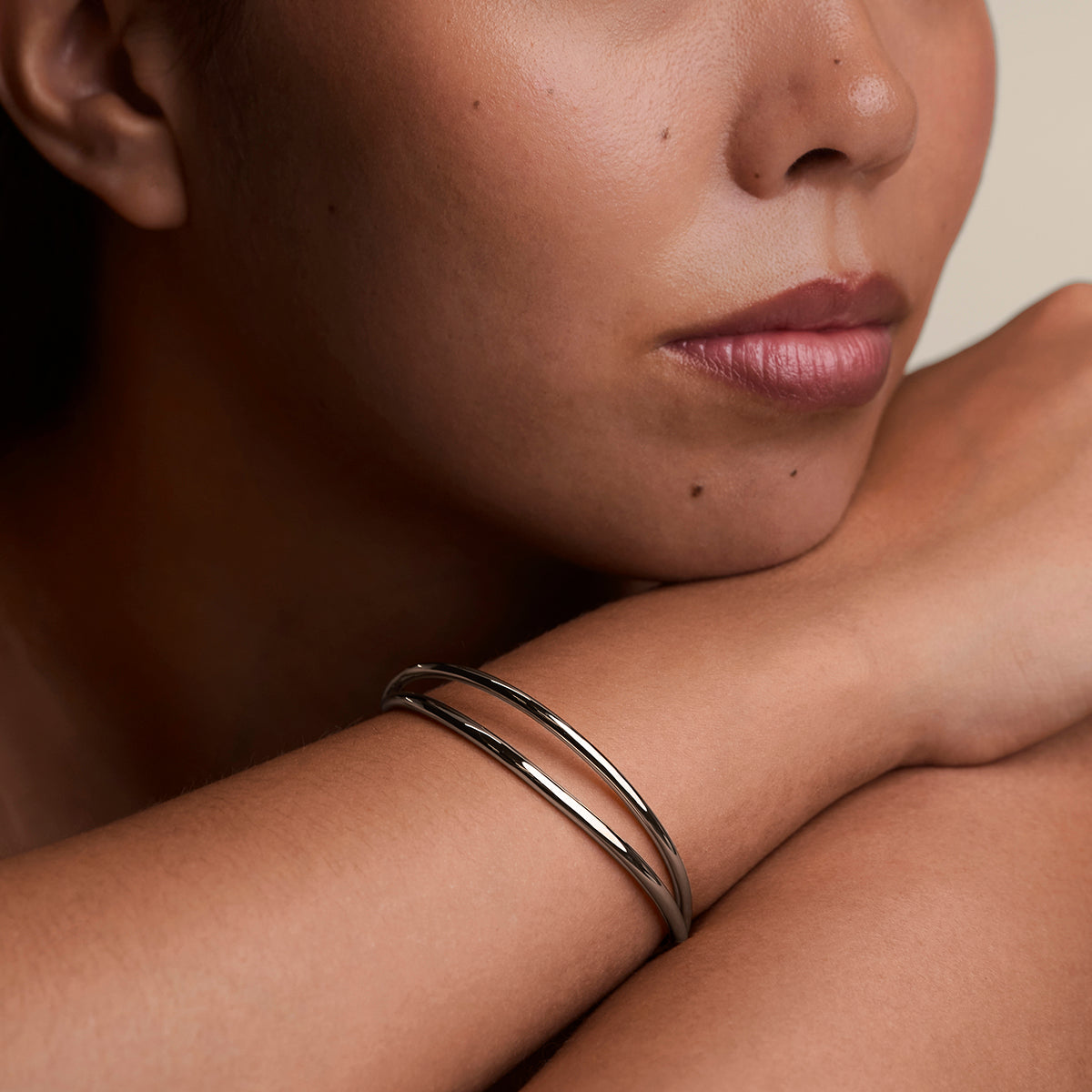 Crossover Illusion Bangle in Silver-Astrid & Miyu
