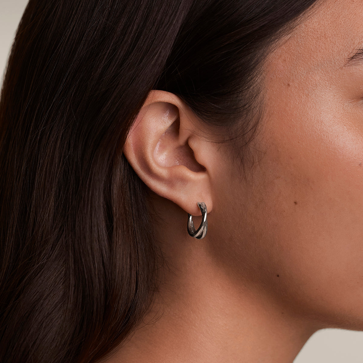 Crossover Illusion Hoops in Silver-Astrid & Miyu
