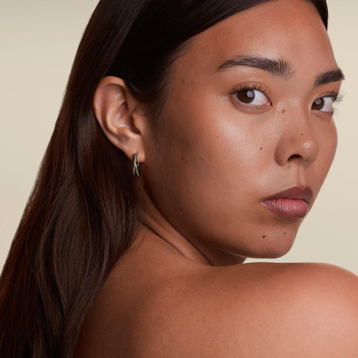 Crossover Illusion Hoops in Silver-Astrid & Miyu