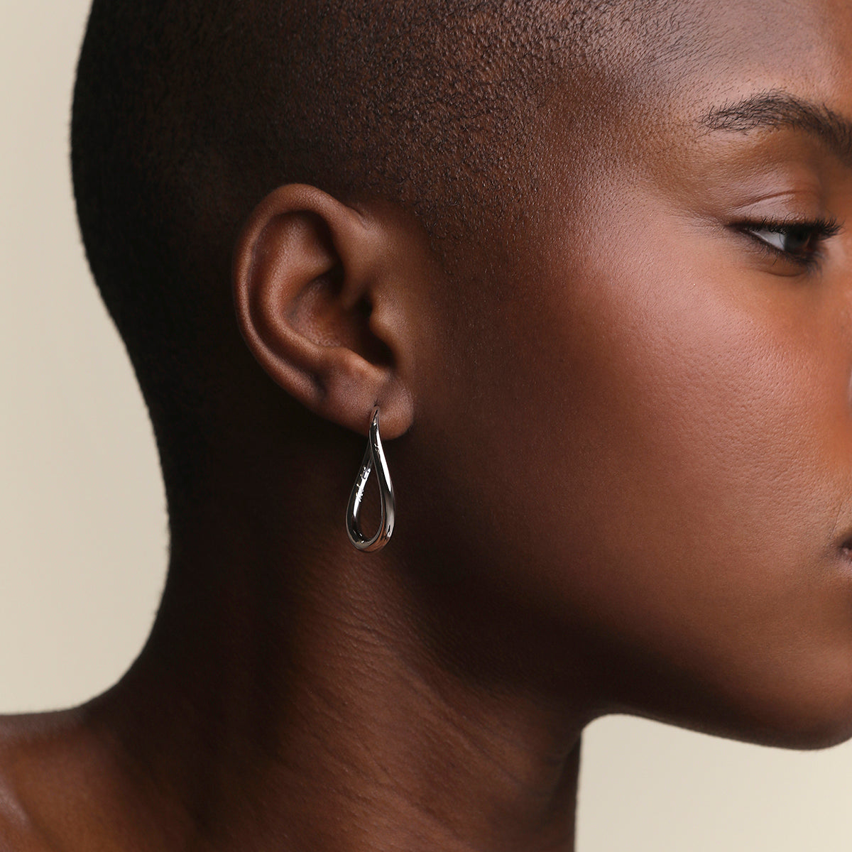 Wave Large Hoops in Silver-Astrid & Miyu