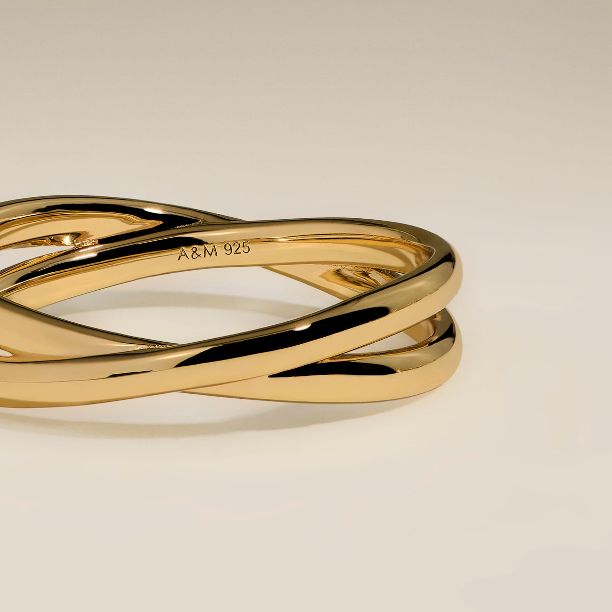 Crossover Illusion Band Ring in Gold-Astrid & Miyu