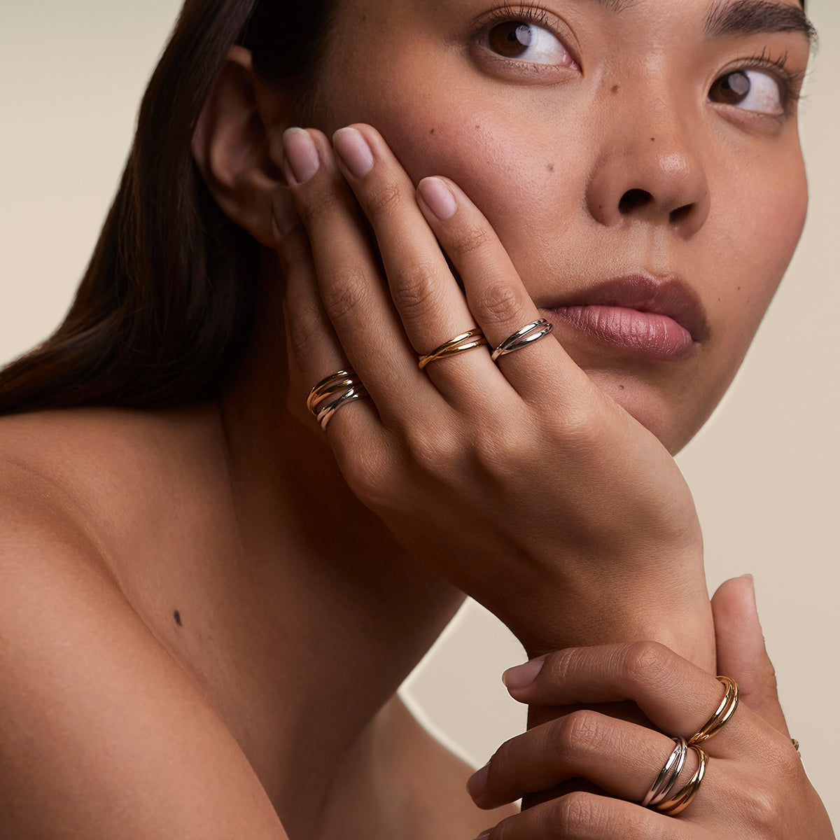 Crossover Illusion Band Ring in Gold-Astrid & Miyu