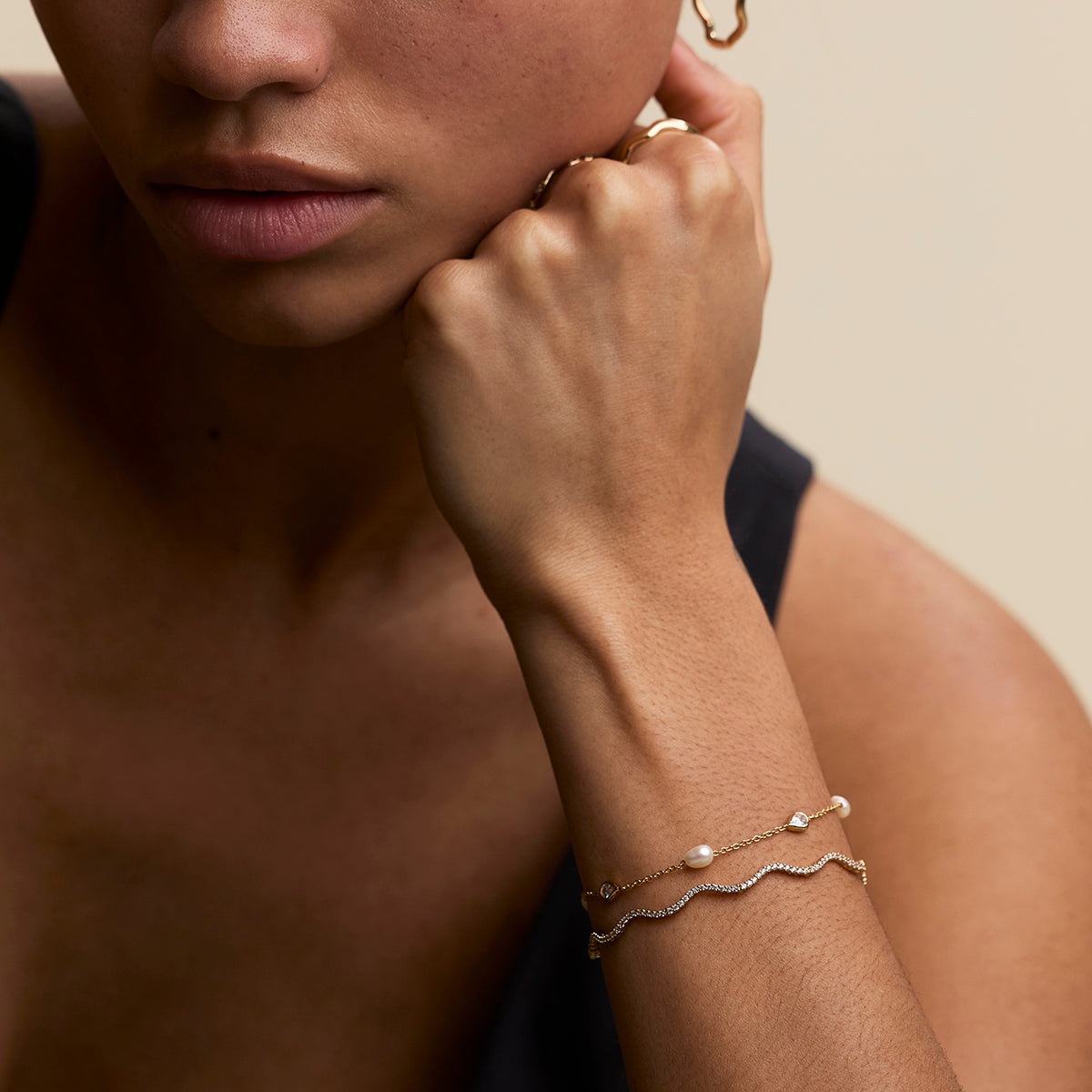 Scalloped Tennis Chain Bracelet in Gold-Astrid & Miyu