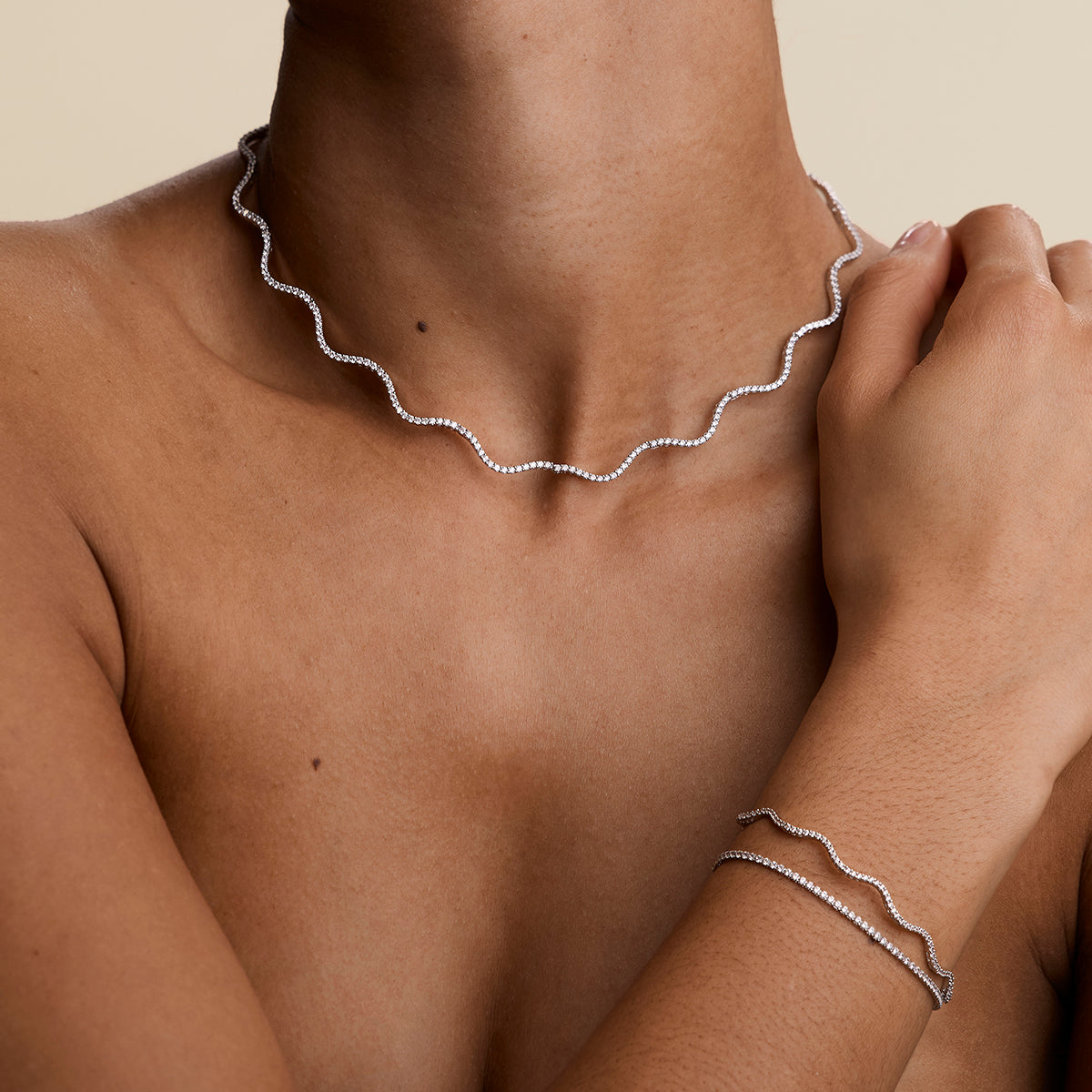 Scalloped Tennis Chain Bracelet in Silver-Astrid & Miyu