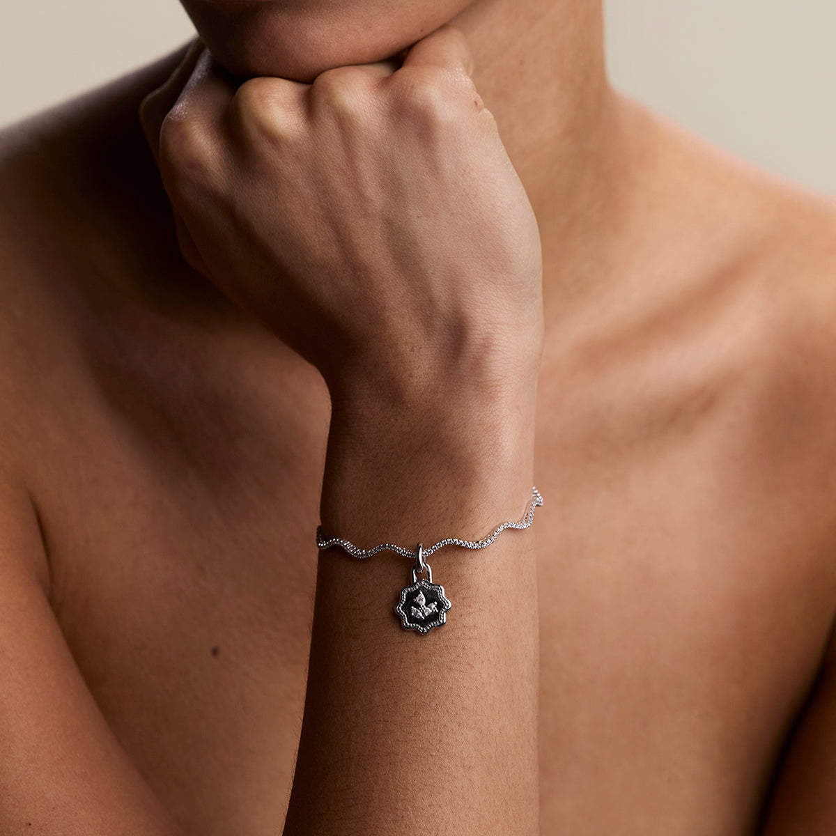 Scalloped Coin Clip Charm in Silver-Astrid & Miyu