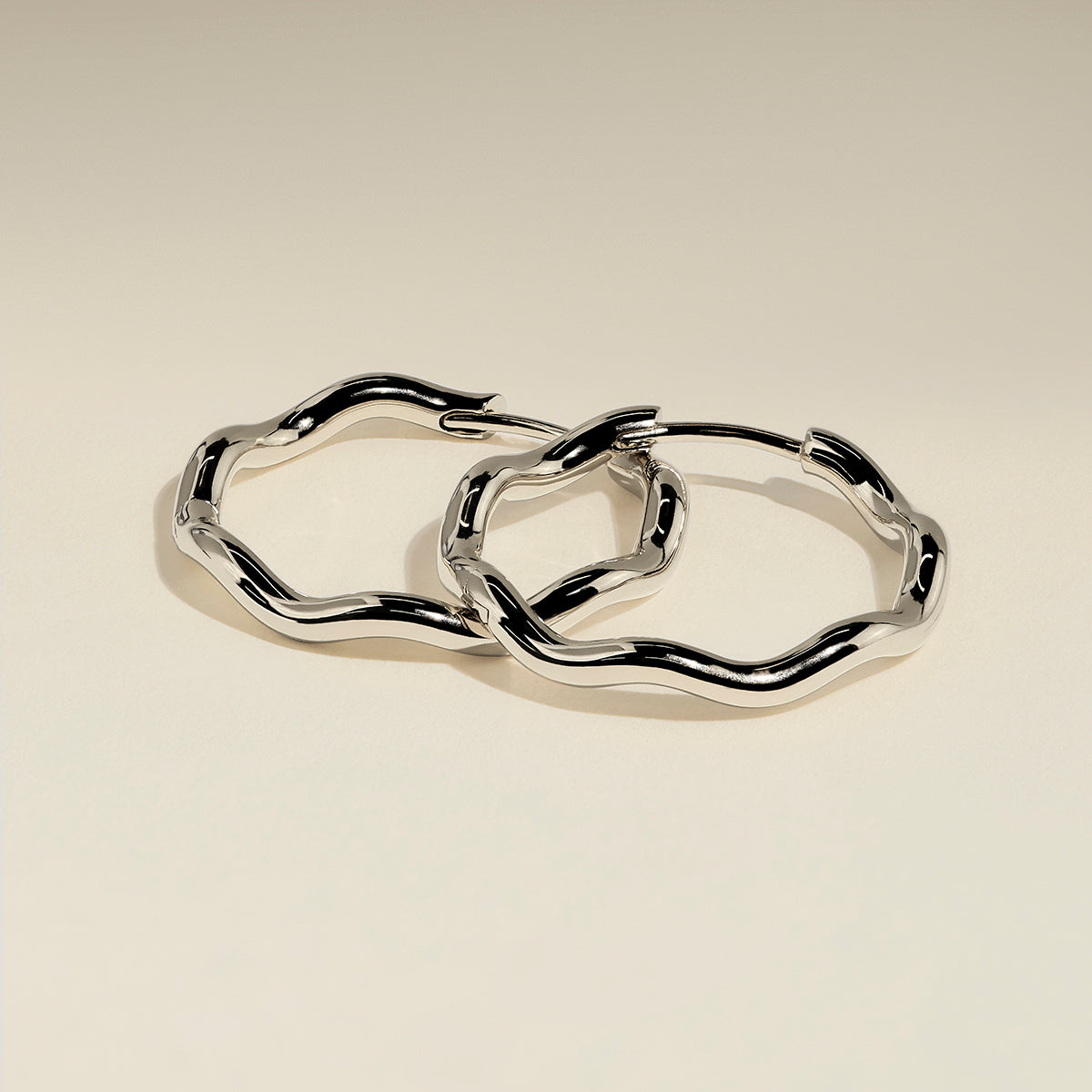 Scalloped Large Hoops in Silver-Astrid & Miyu