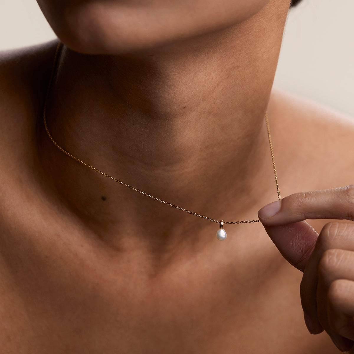 Pearl Pendant Necklace in Gold-Astrid & Miyu