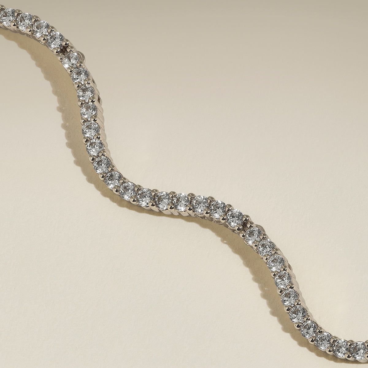 Scalloped Tennis Chain Necklace in Silver-Astrid & Miyu