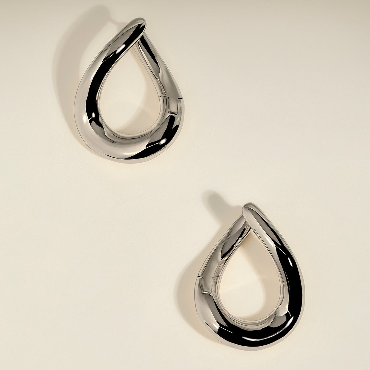 Molten XL Hoops in Silver-Astrid & Miyu