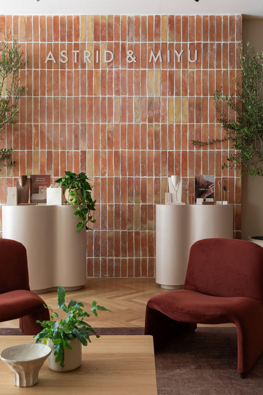 Feature_Wall-Astrid & Miyu