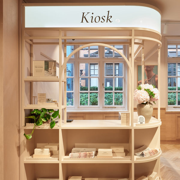 Kiosk-Astrid & Miyu