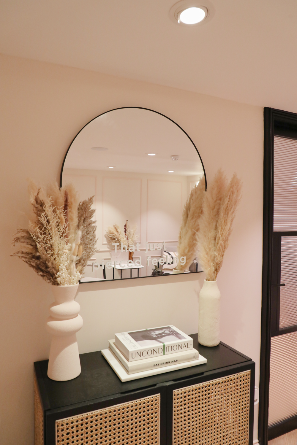 Monochromatic_accents_glasgow-Astrid & Miyu