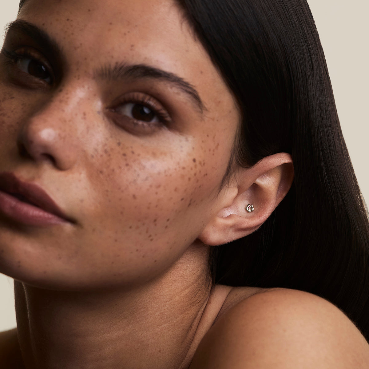 Hibiscus Titanium Piercing Stud in Platinum-Astrid & Miyu