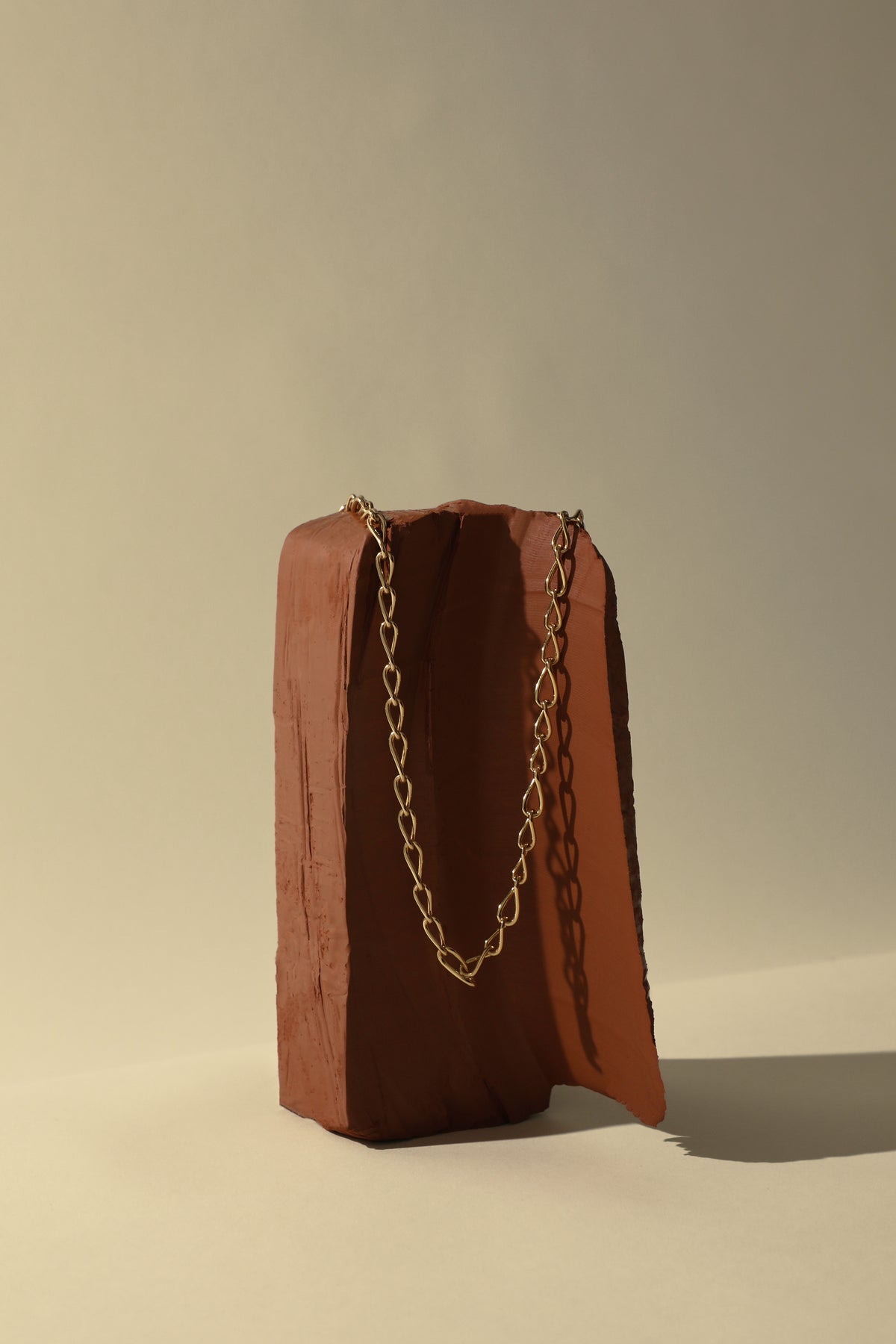 18k Gold Plated Jewellery - Infinite Chain Necklace in Gold - Chain Necklaces - Astrid & Miyu