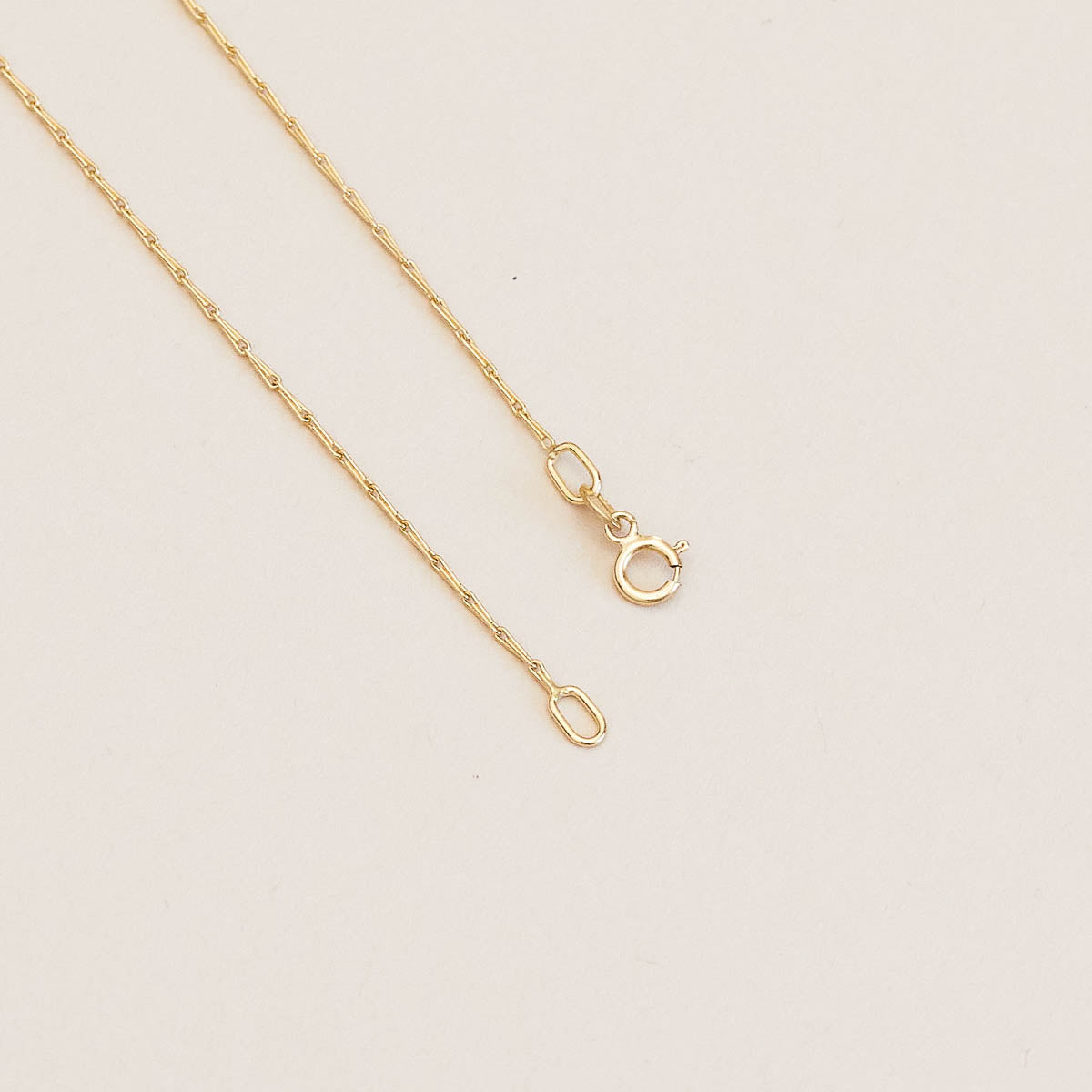 Gold Necklaces - Marylebone Chain Necklace in Solid Gold - - Astrid & Miyu
