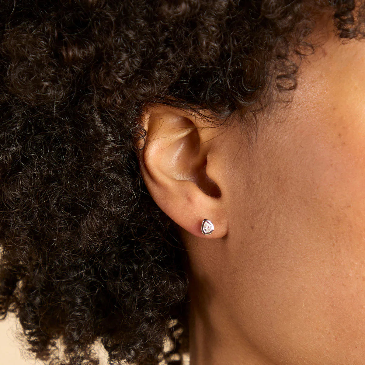 Silver Studs-Astrid &amp; Miyu