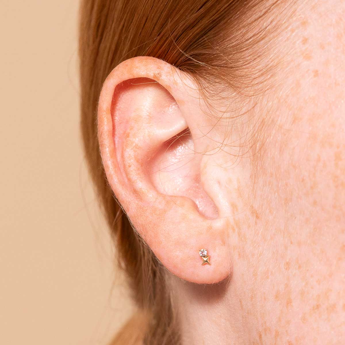 April White Topaz - April Topaz Birthstone Earrings in Solid Gold - Stud Earrings - Astrid &amp; Miyu