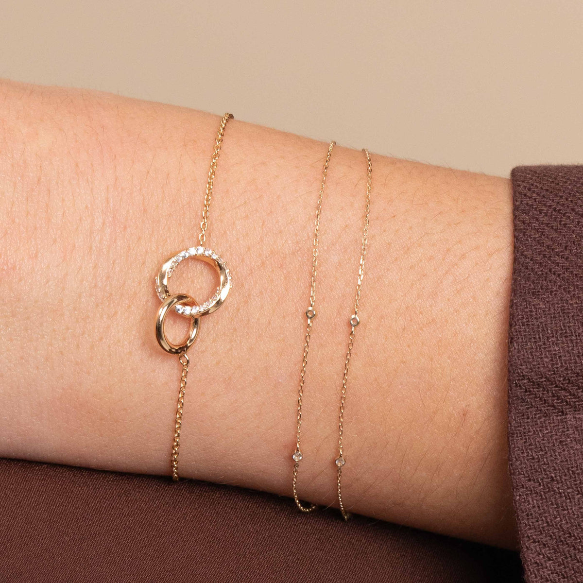 April White Topaz - Topaz Charm Bracelet in Solid Gold - Bracelet - Astrid &amp; Miyu