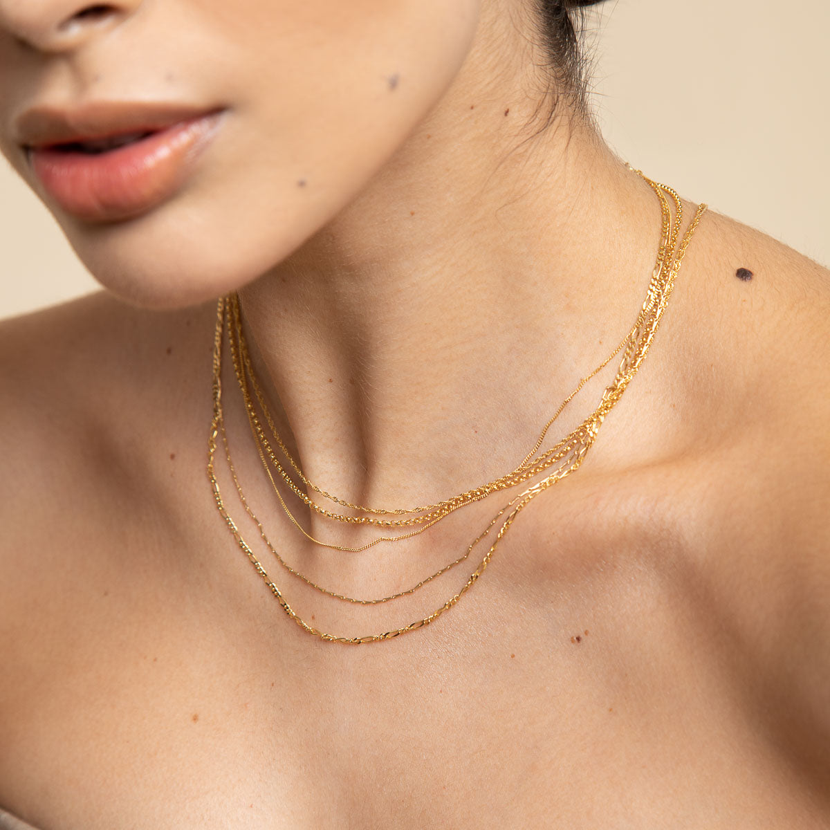 Gold Necklaces - Soho Story Chain Necklace in Solid Gold - Bespoke - Astrid &amp; Miyu