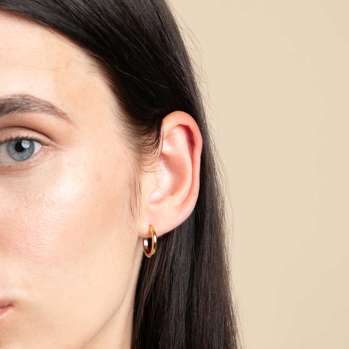 18k Gold Plated Jewellery - Essential Small Hoops in Gold - Hoop Earrings - Astrid &amp; Miyu