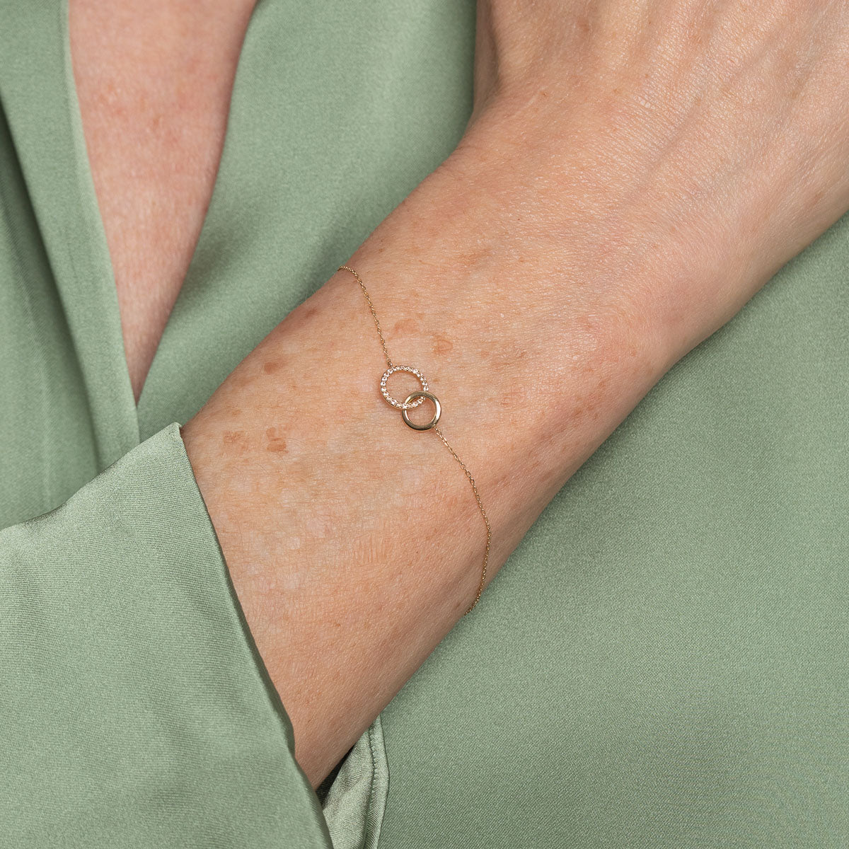 Orbit Topaz Bracelet in Solid Gold-Astrid &amp; Miyu