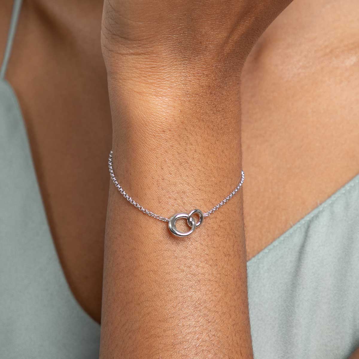Bracelets - Dome Link Bracelet in Silver - Chain Bracelets - Astrid &amp; Miyu