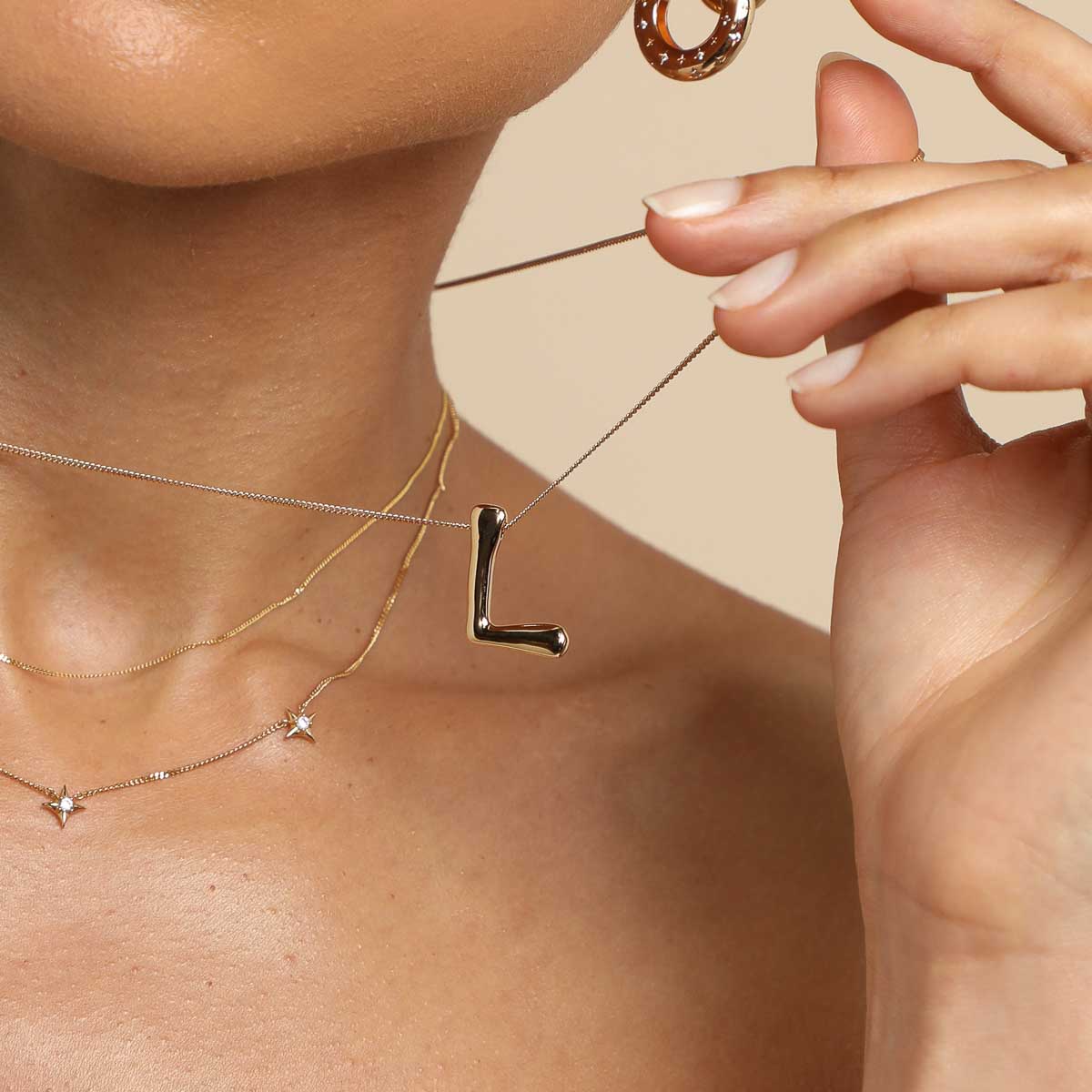 18k Gold Plated Jewellery - L Initial Bold Pendant Necklace in Gold - Pendant Necklace - Astrid &amp; Miyu