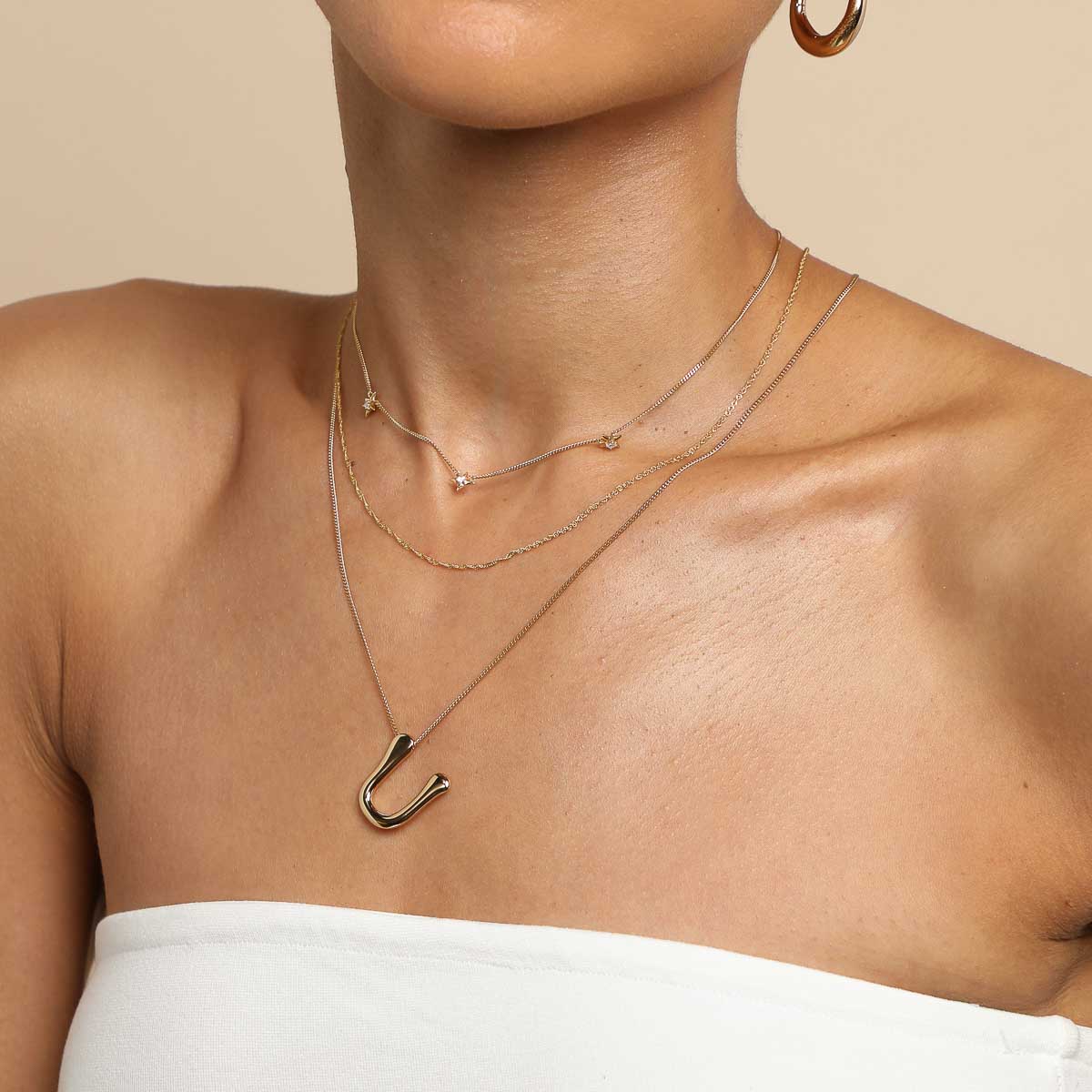 18k Gold Plated Jewellery - U Initial Bold Pendant Necklace in Gold - Pendant Necklace - Astrid &amp; Miyu