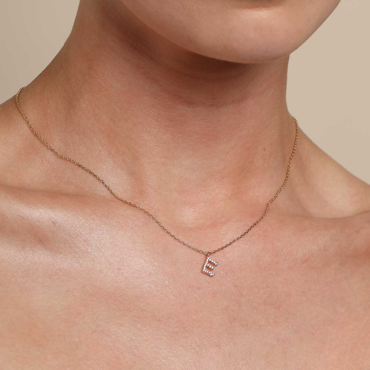 18k Gold Plated Jewellery - E Initial Pavé Pendant Necklace in Gold - Pendant Necklace - Astrid &amp; Miyu